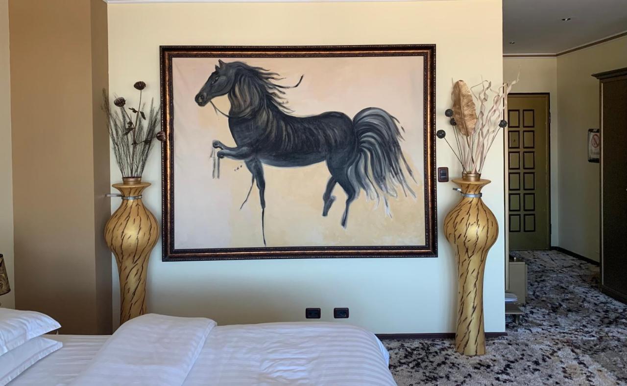 Hotel Rosa Blu Тирана Экстерьер фото