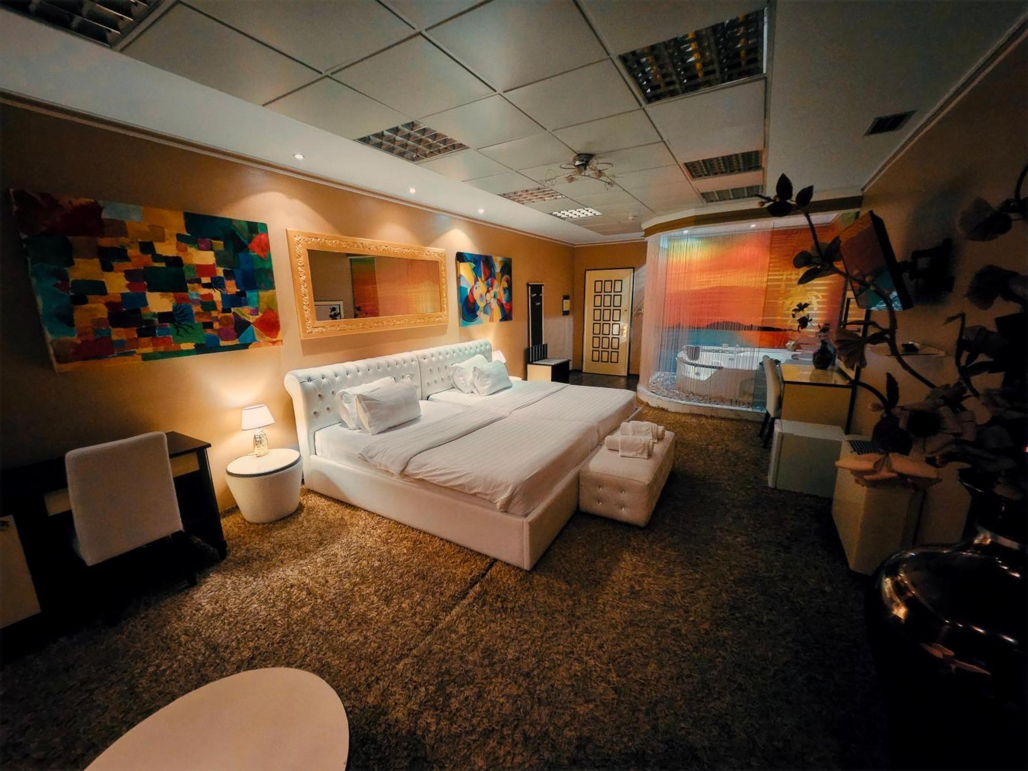Hotel Rosa Blu Тирана Экстерьер фото